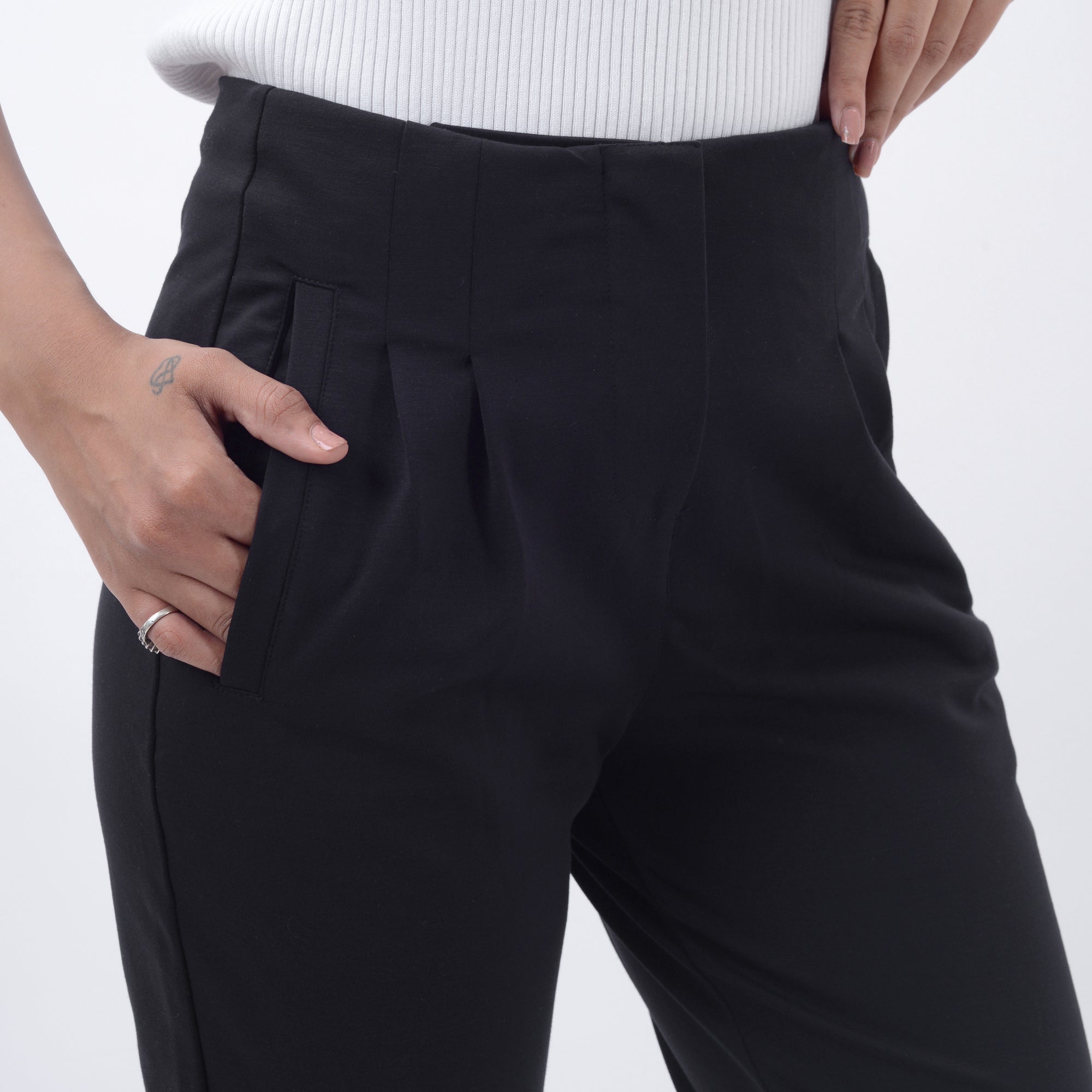 STRAIGHT FIT PLEATED TROUSERS WITH SPANDEX WFB1002