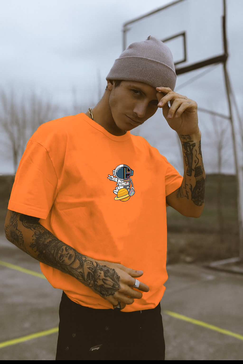 Astronaut Saturn Men's Oversized Tee – Cosmic Purple