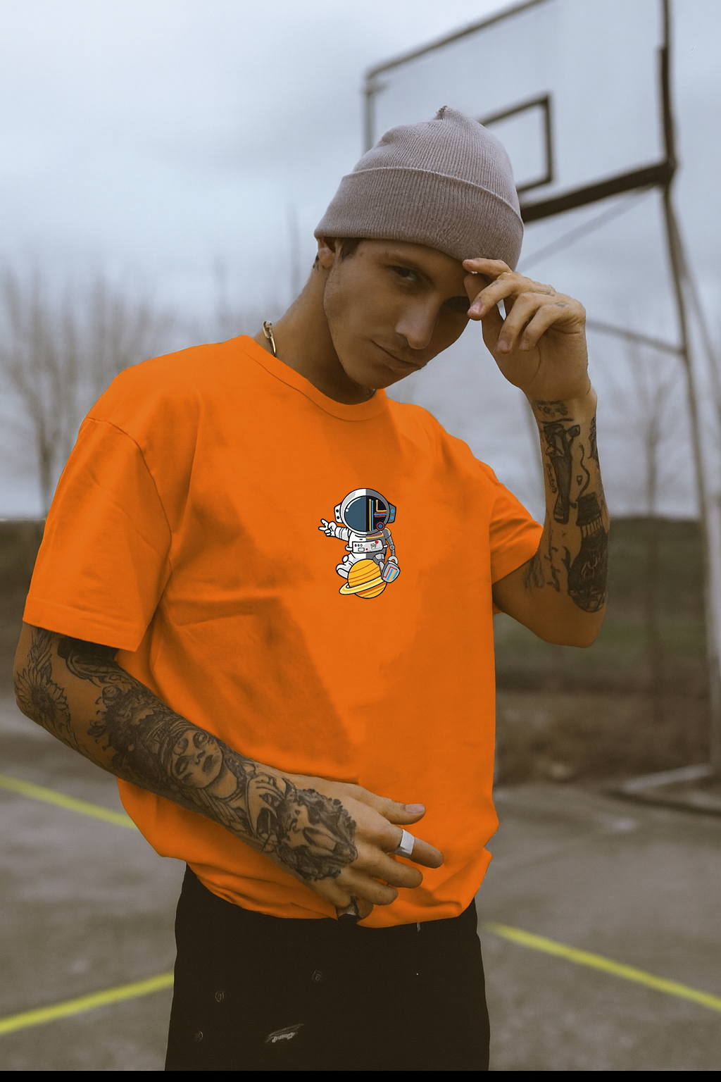 Astronaut Saturn Men's Oversized Tee – Cosmic Purple