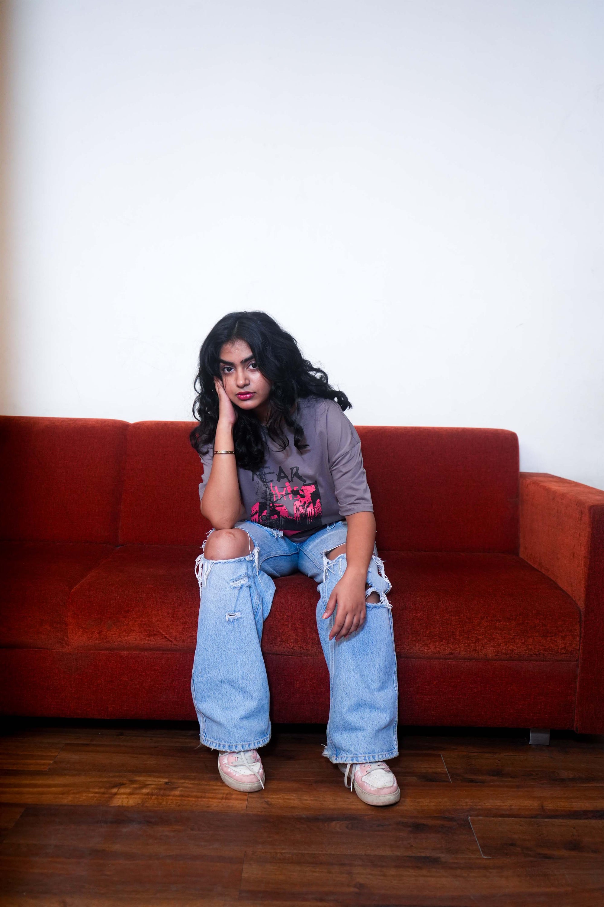 Effortless Street Vibes: Oversized Tee