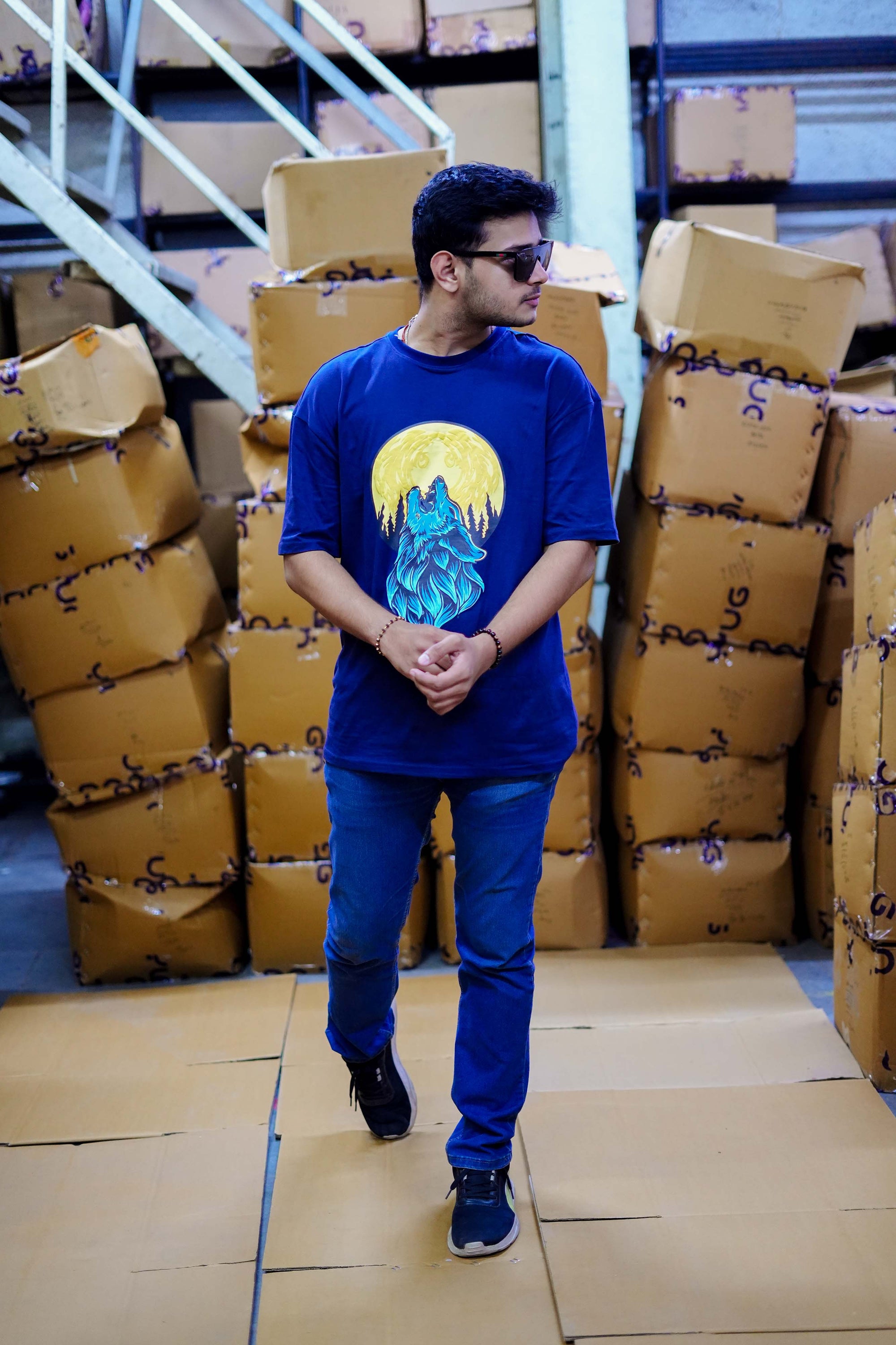 Men's Dark Blue 'Howling Wolf & Full Moon' Graphic Back Print T-Shirt