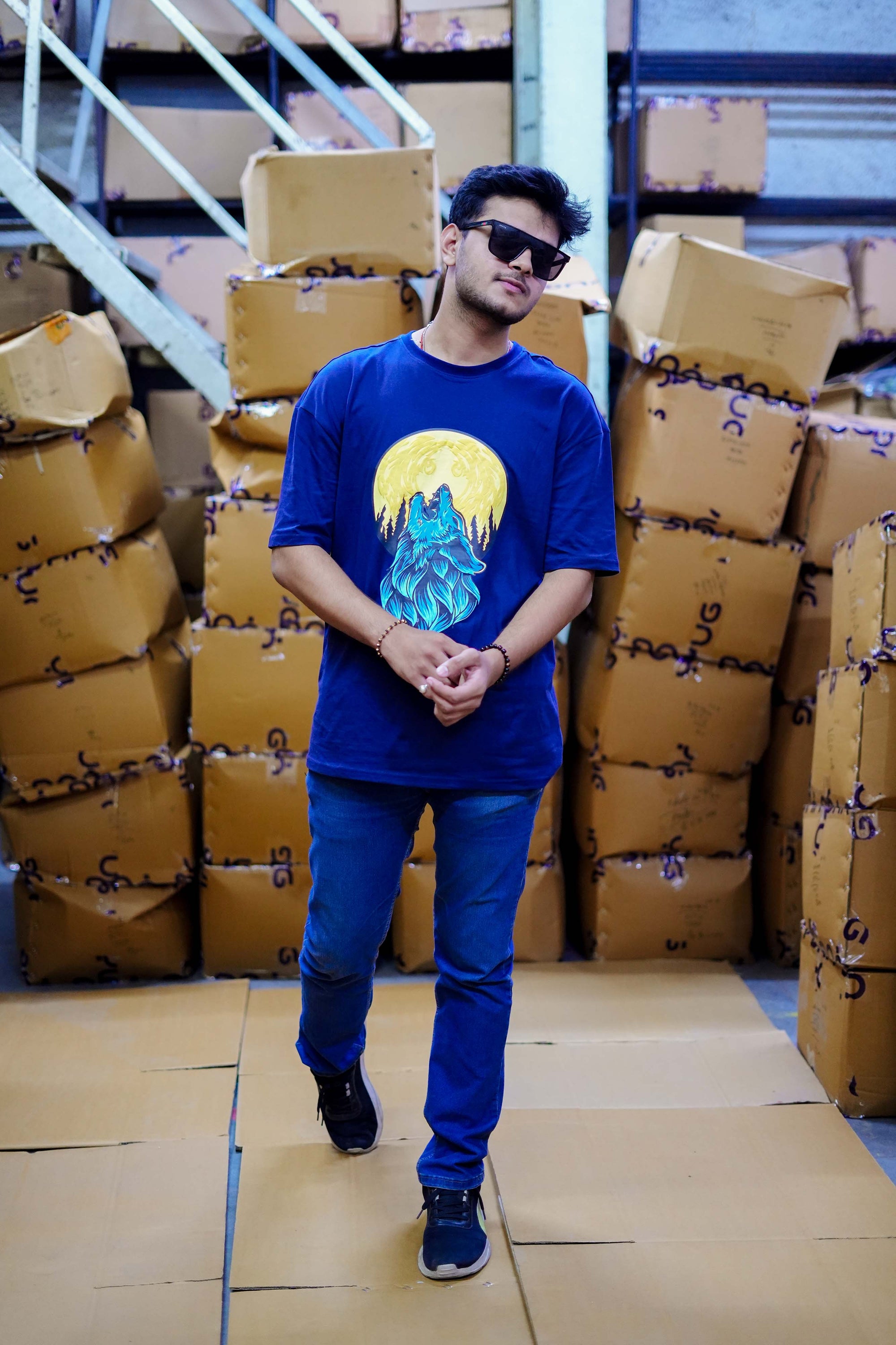 Men's Dark Blue 'Howling Wolf & Full Moon' Graphic Back Print T-Shirt