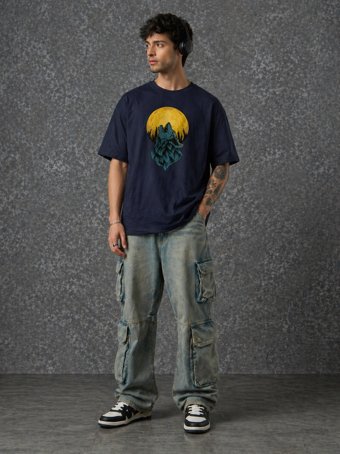 Men's Dark Blue 'Howling Wolf & Full Moon' Graphic Back Print T-Shirt
