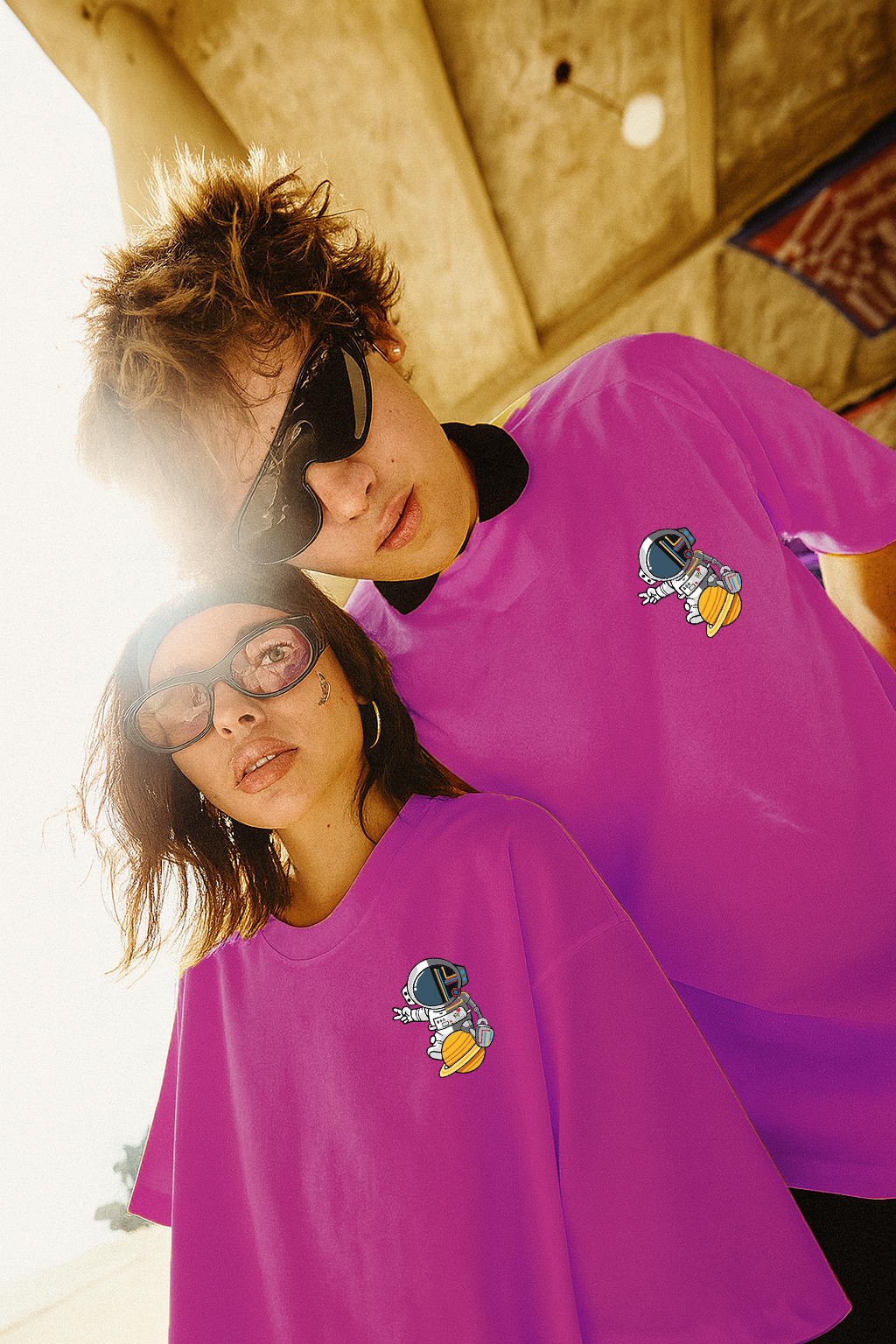 Astronaut Saturn Unisex's Oversized Tee – Cosmic Purple