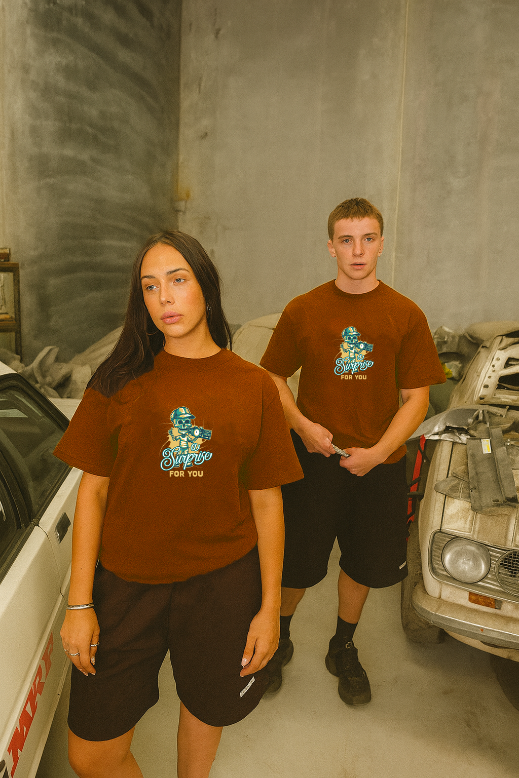 Unisex's Brown 'A Surprise For You' Skull Graphic Oversized T-Shirt