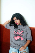 Effortless Street Vibes: Oversized Tee