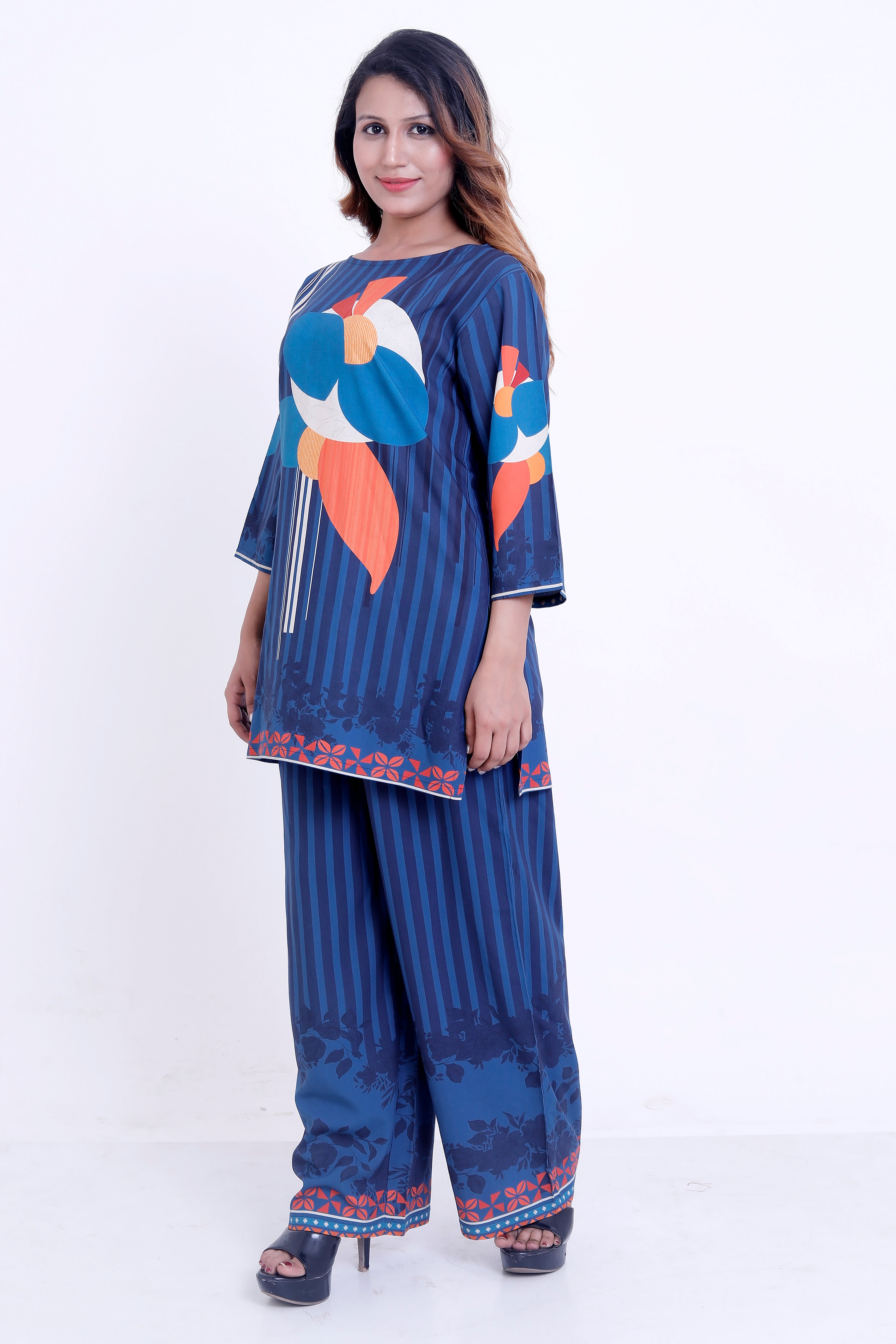 Women Navy Blue Floral Printed Kurti with Striped Palazzo Co-ord Set