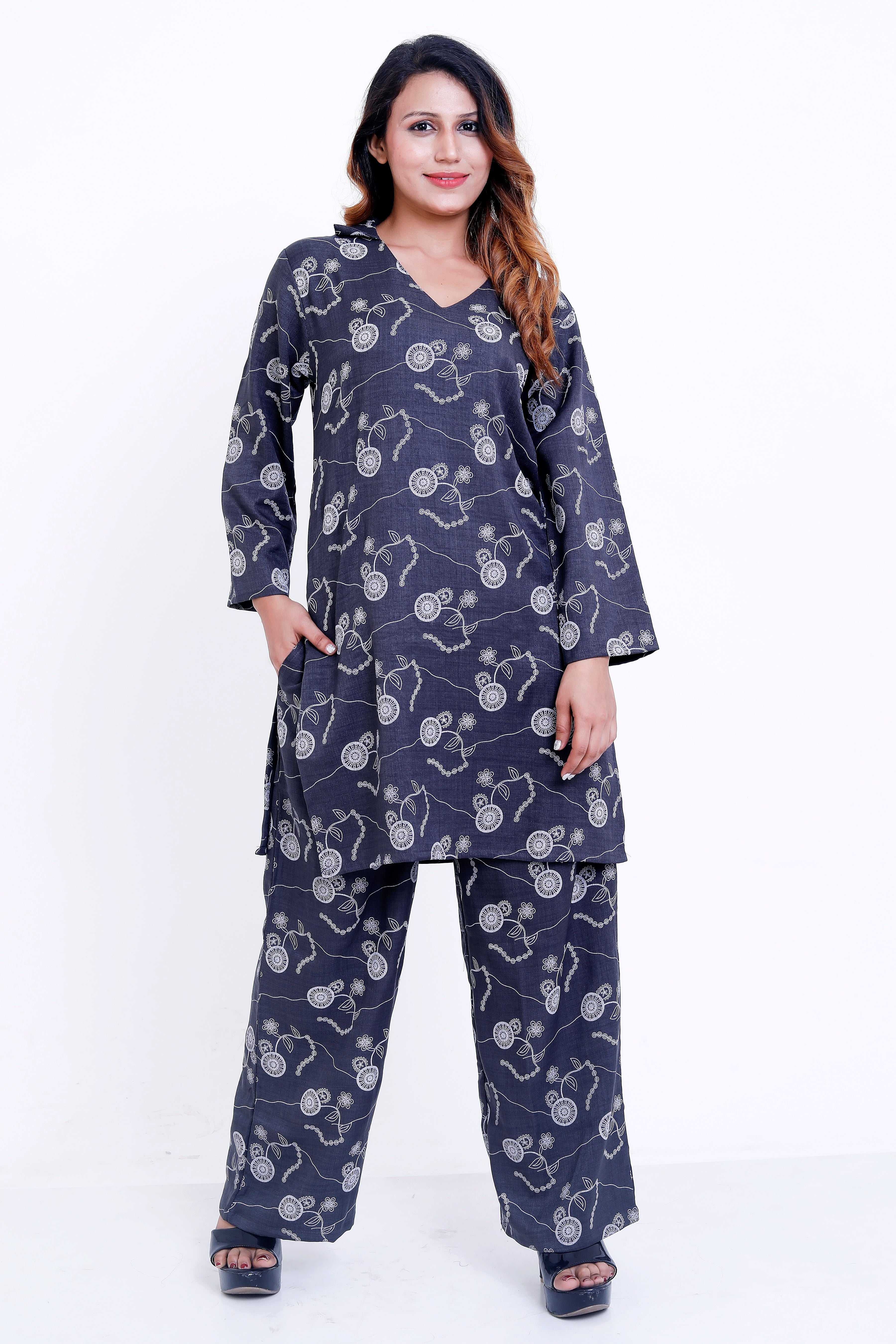 Women Charcoal Grey Floral Printed Kurti with Palazzo Co-ord Set