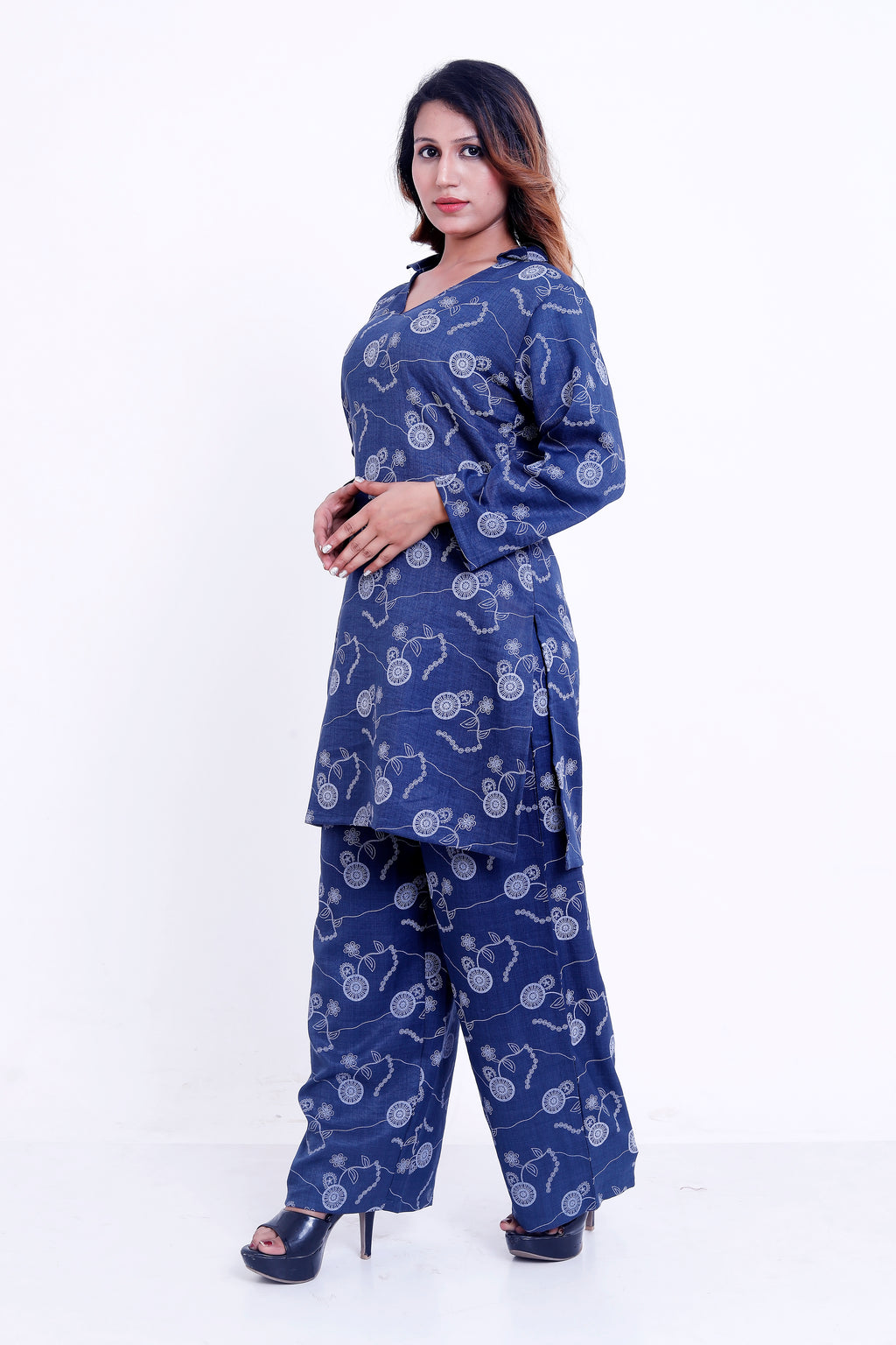 Women Navy Blue Floral Printed Kurti with Palazzo Co-ord Set